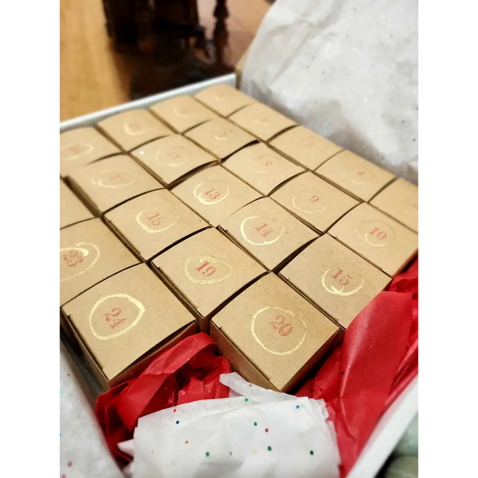 ’25 Days of Christmas Crystal Advent Tumble Box 🎄✨’ 12 Days Mystery Boxes & Subscriptions