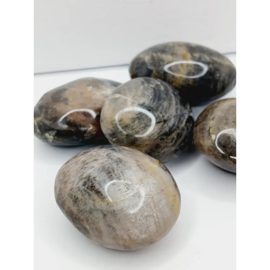 🖤🌙 Black Moonstone Palmstone – New Beginnings Intuition and Emotional Balance ✨ - PALM