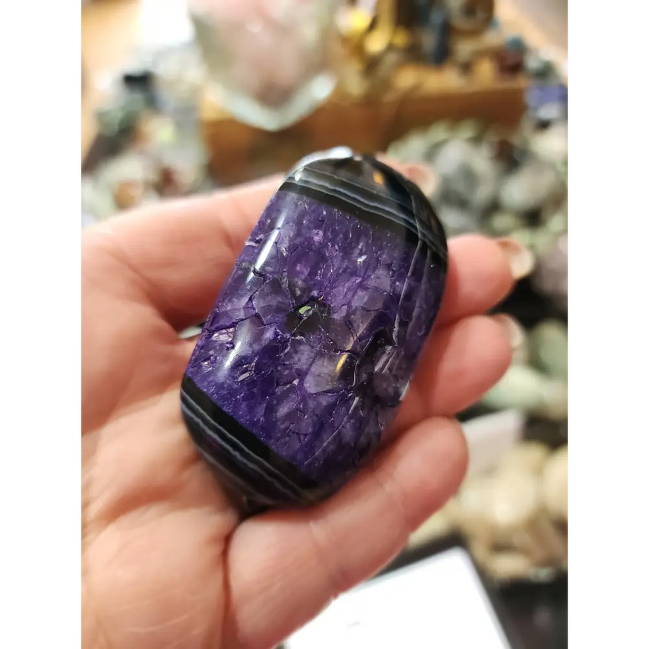 💜✨ Purple Dyed Agate Palmstone – Uplifting Energy & Peaceful Vibes! 🤲 - PALM