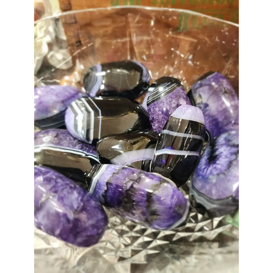 💜✨ Purple Dyed Agate Palmstone – Uplifting Energy & Peaceful Vibes! 🤲 - PALM