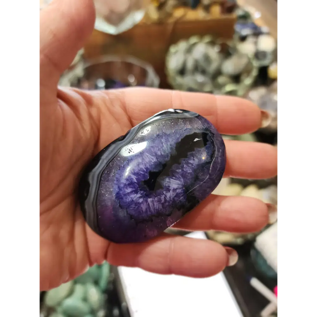 💜✨ Purple Dyed Agate Palmstone – Uplifting Energy & Peaceful Vibes! 🤲 - PALM