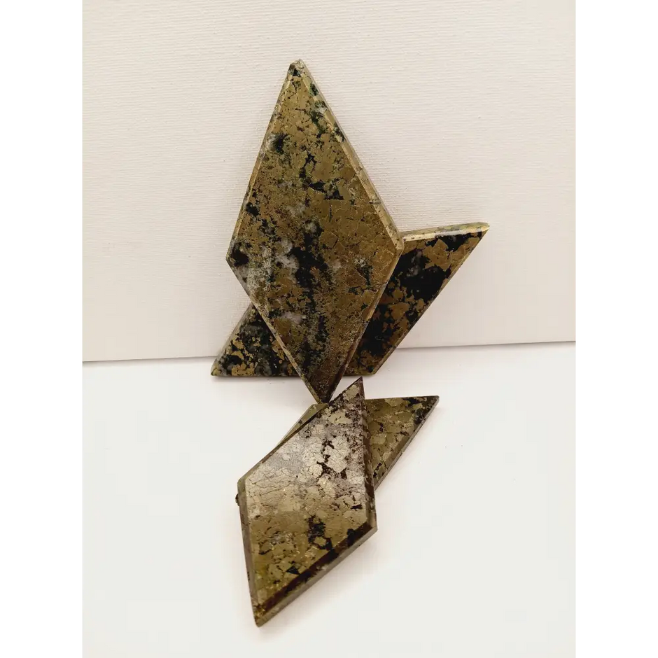 ✨💛 Pyrite Rhombus – Abundance Protection and Manifestation Magic! 💎