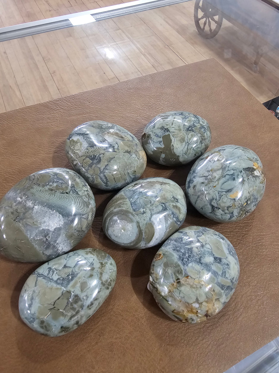 Green Ibis Agate Palmstone – Growth, Harmony and Emotional Healing