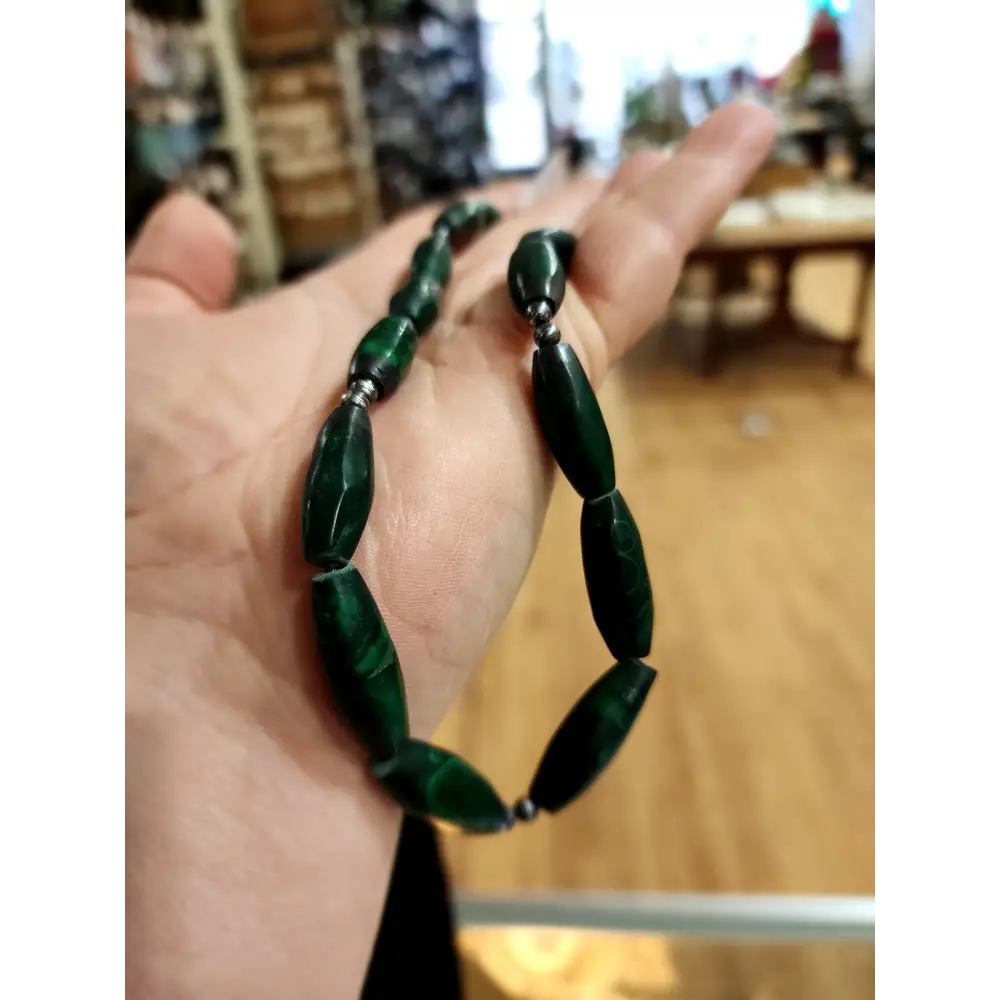 💚✨ Vintage 16’’ Malachite Necklace with Oblong Graduated Beads – Timeless Protection & Heart Healing! 🌿 - Jewelry