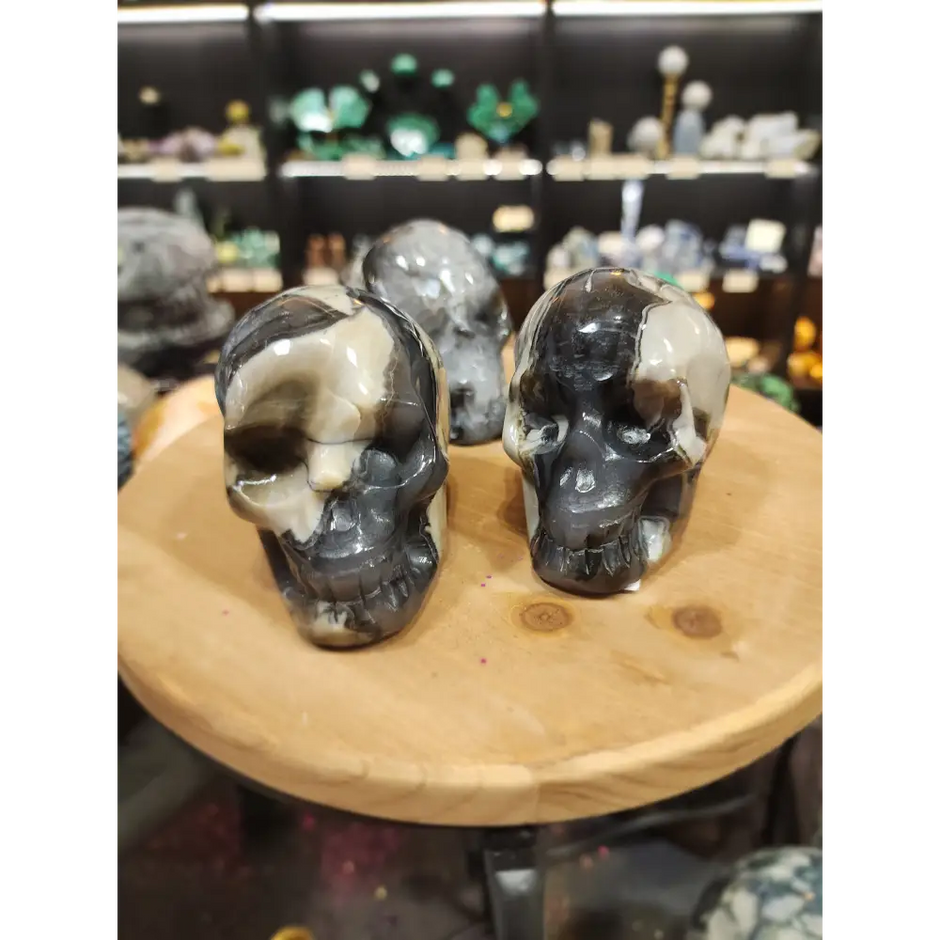Volcano Agate Skull – 3.5’’ (UV Reactive!) 💀🌋