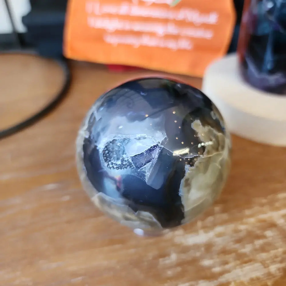 🌋🤍 Volcano Agate Spheres (2.5’’) – Ignite Transformation and Grounding Energy! 🤍🌋 - Spheres